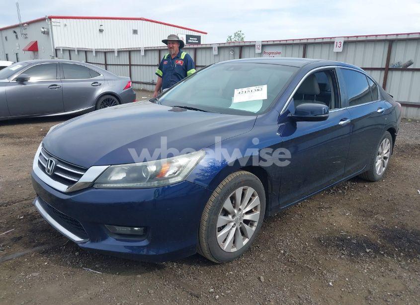 Photo 2 of 2014 Honda Accord EX-L (VIN 1HGCR2F87EA152159)