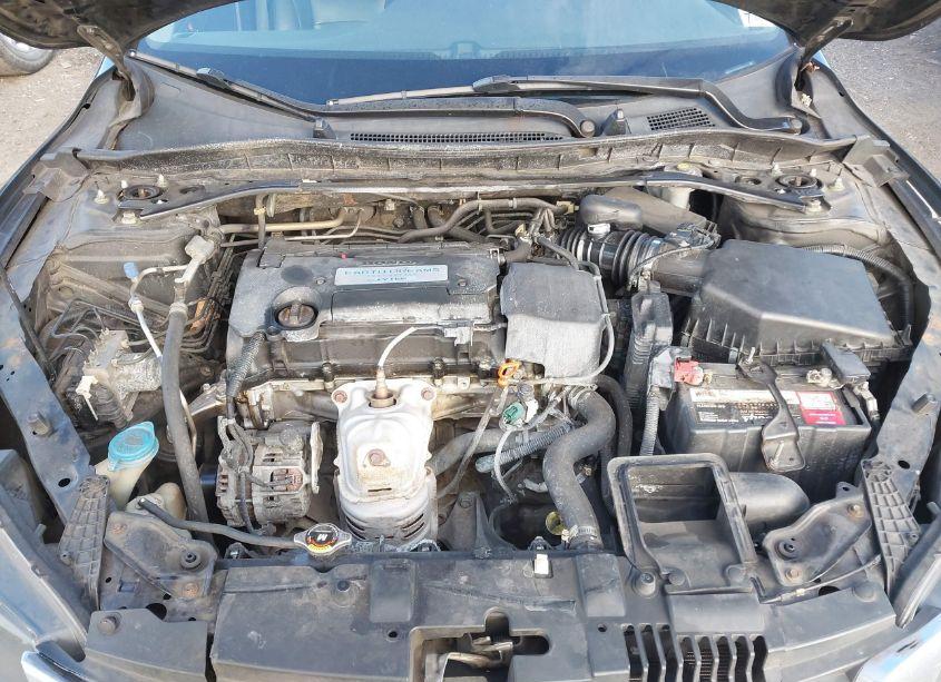 Photo 10 of 2015 Honda Accord EX-L (VIN 1HGCR2F87FA060163)