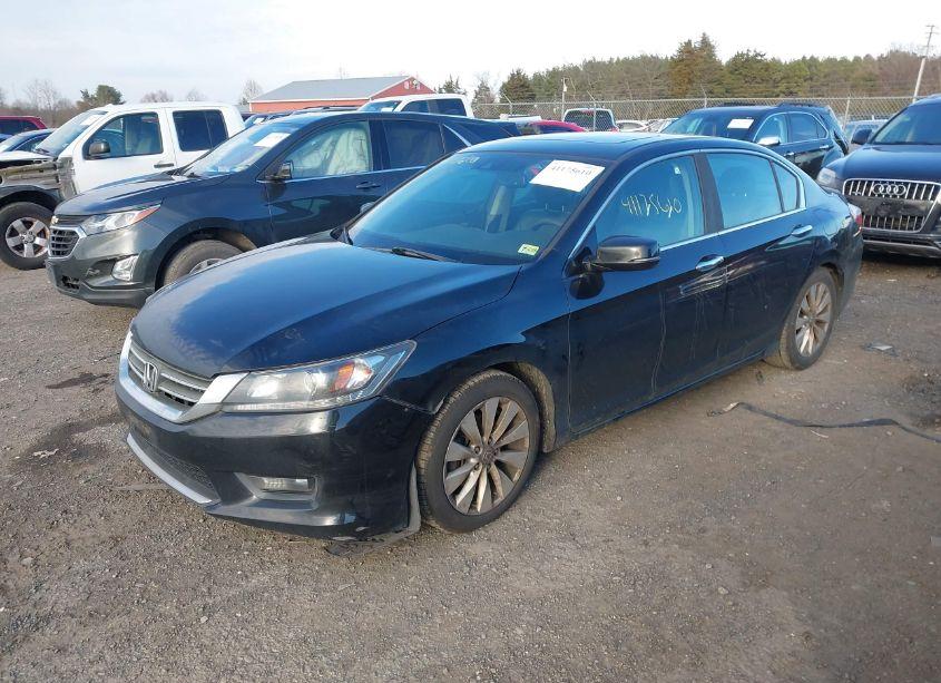 Photo 2 of 2015 Honda Accord EX-L (VIN 1HGCR2F87FA060163)