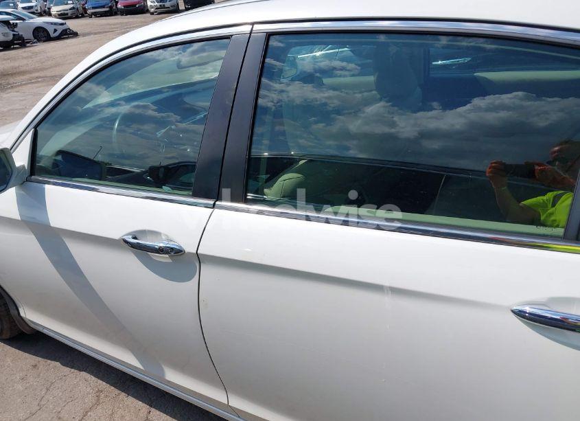 Photo 14 of 2015 Honda Accord EX-L (VIN 1HGCR2F87FA080090)