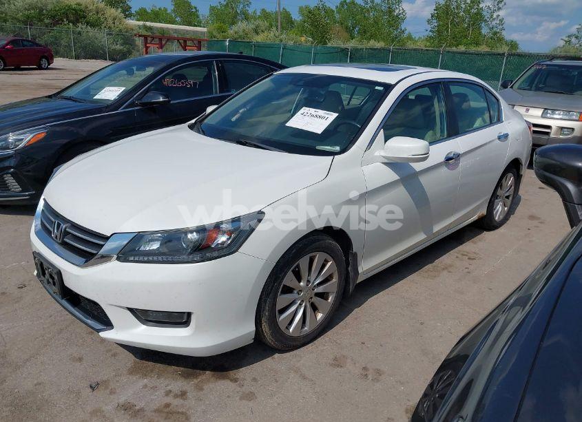 Photo 2 of 2015 Honda Accord EX-L (VIN 1HGCR2F87FA080090)