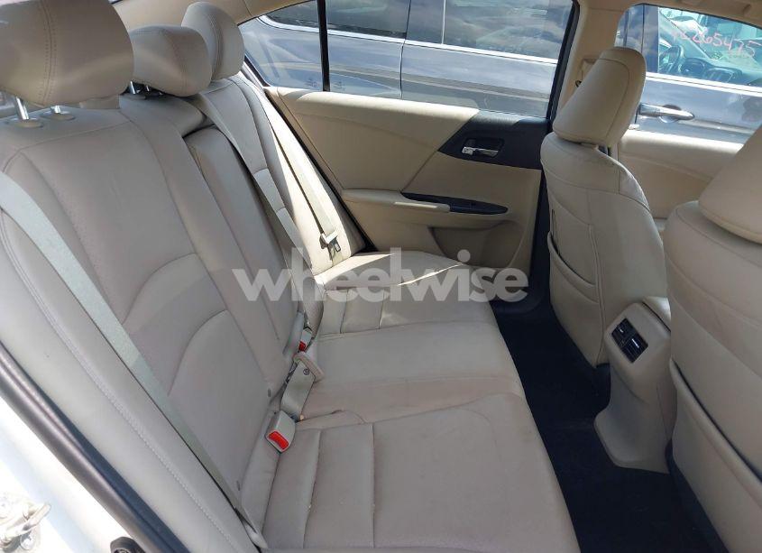 Photo 8 of 2015 Honda Accord EX-L (VIN 1HGCR2F87FA080090)