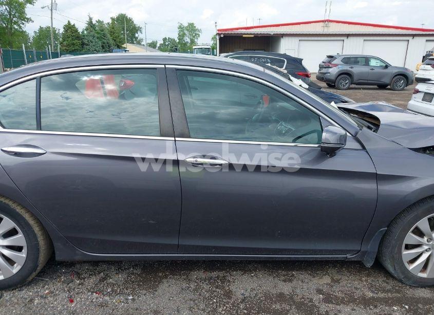 Photo 13 of 2015 Honda Accord EX-L (VIN 1HGCR2F87FA093566)