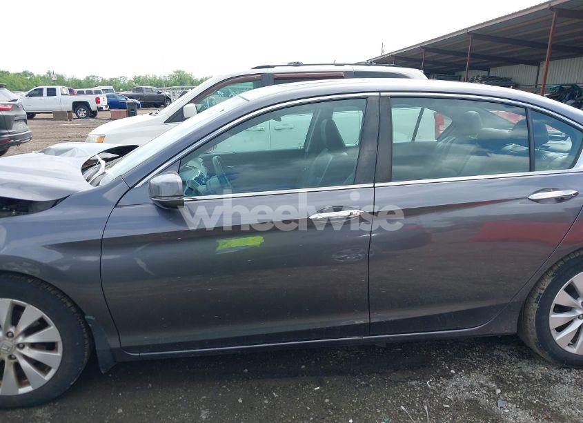 Photo 14 of 2015 Honda Accord EX-L (VIN 1HGCR2F87FA093566)