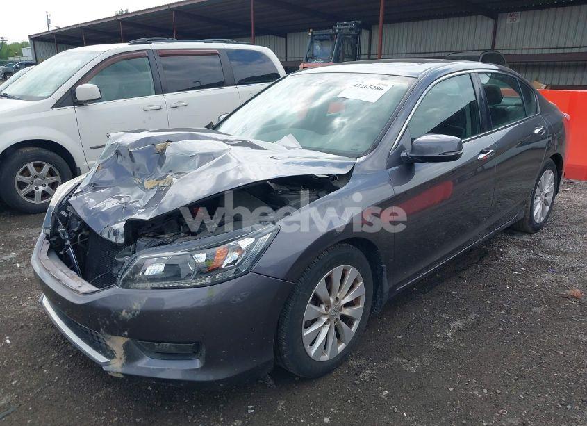 Photo 2 of 2015 Honda Accord EX-L (VIN 1HGCR2F87FA093566)