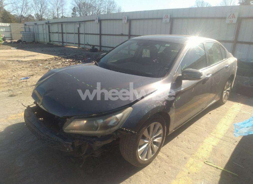 Photo 2 of 2015 Honda Accord EX-L (VIN 1HGCR2F87FA103058)