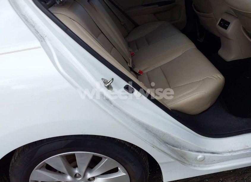 Photo 8 of 2015 Honda Accord EX-L (VIN 1HGCR2F87FA120247)