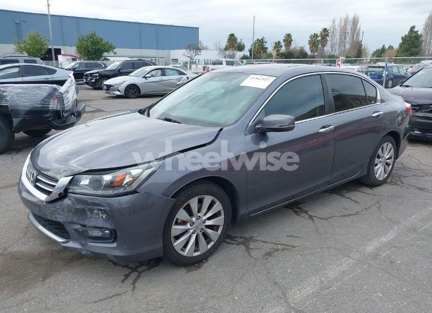 Photo 2 of 2015 Honda Accord EX-L (VIN 1HGCR2F87FA203435)
