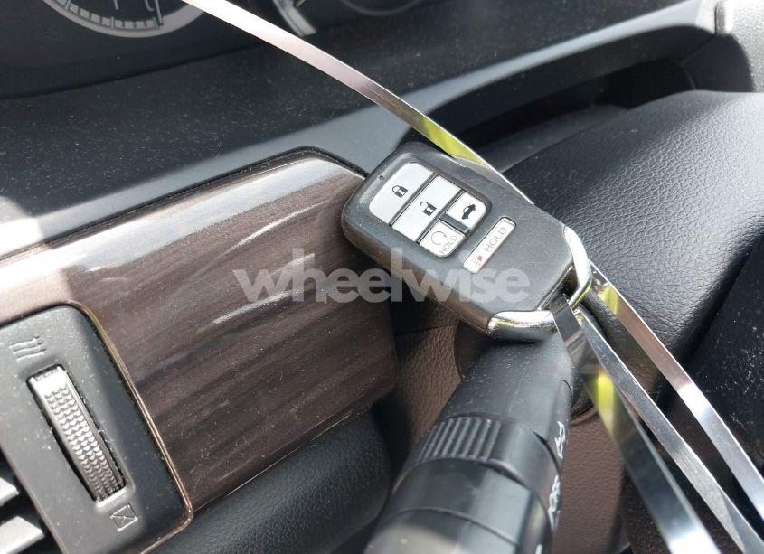 Photo 11 of 2016 Honda Accord EX-L (VIN 1HGCR2F87GA000935)