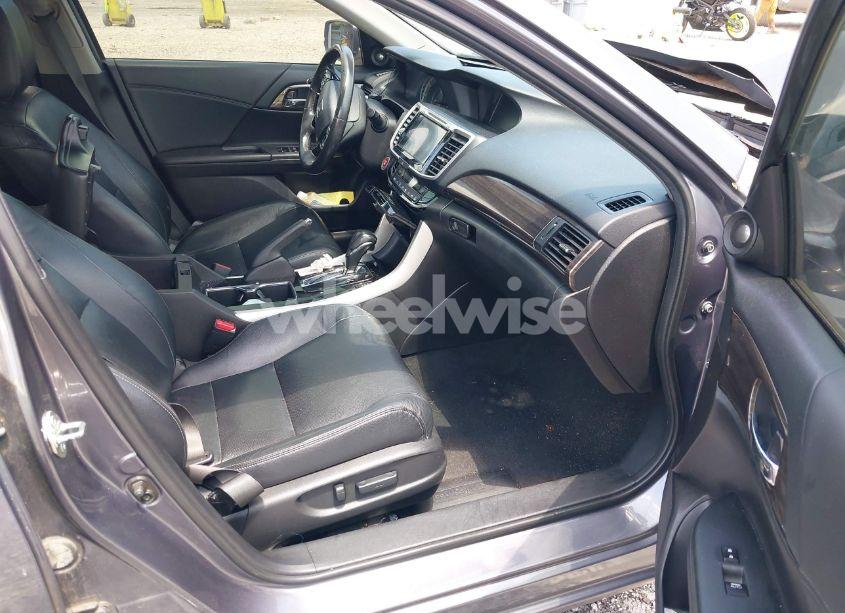 Photo 5 of 2016 Honda Accord EX-L (VIN 1HGCR2F87GA000935)