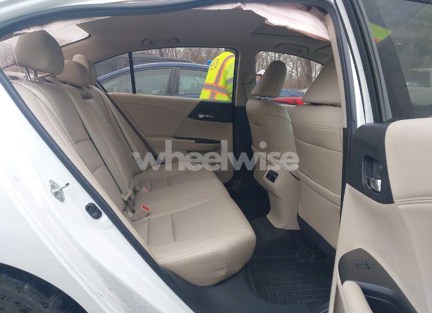 Photo 8 of 2016 Honda Accord EX-L (VIN 1HGCR2F87GA023728)