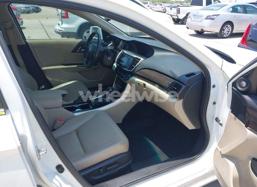 Photo 5 of 2016 Honda Accord EX-L (VIN 1HGCR2F87GA023759)