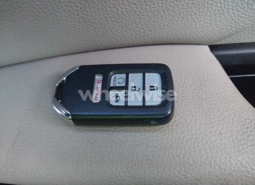 Photo 11 of 2016 Honda Accord EX-L (VIN 1HGCR2F87GA095836)