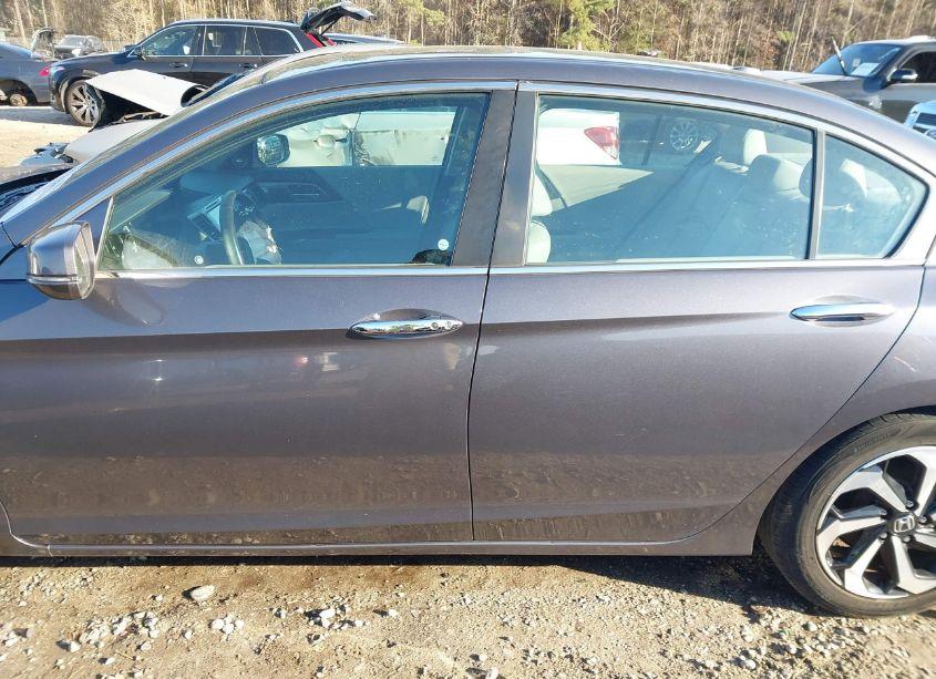 Photo 15 of 2016 Honda Accord EX-L (VIN 1HGCR2F87GA117883)