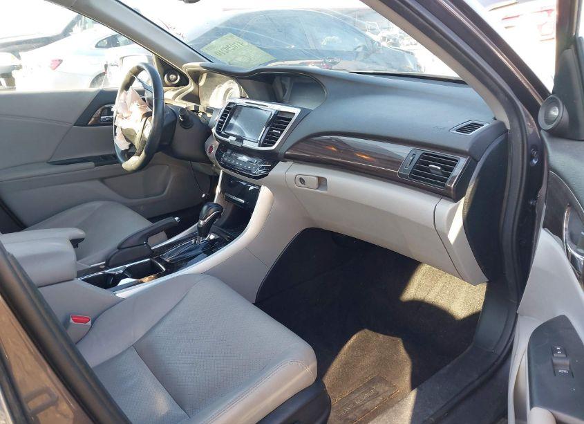 Photo 5 of 2016 Honda Accord EX-L (VIN 1HGCR2F87GA117883)