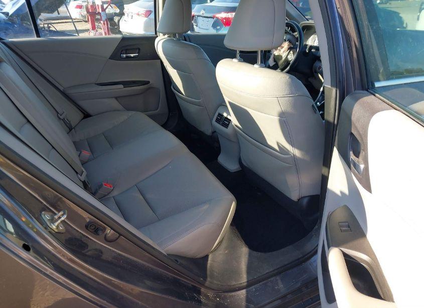 Photo 8 of 2016 Honda Accord EX-L (VIN 1HGCR2F87GA117883)