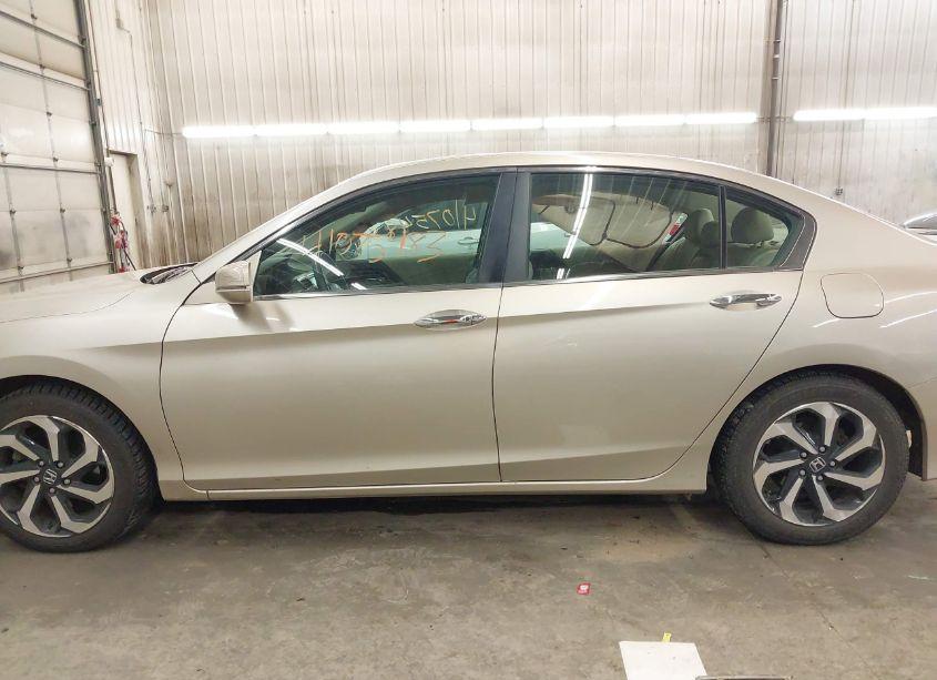 Photo 14 of 2016 Honda Accord EX-L (VIN 1HGCR2F87GA229700)