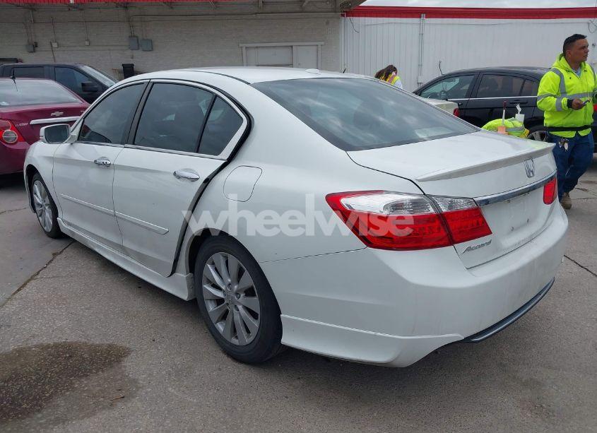 Photo 3 of 2013 Honda Accord EX-L (VIN 1HGCR2F88DA000793)