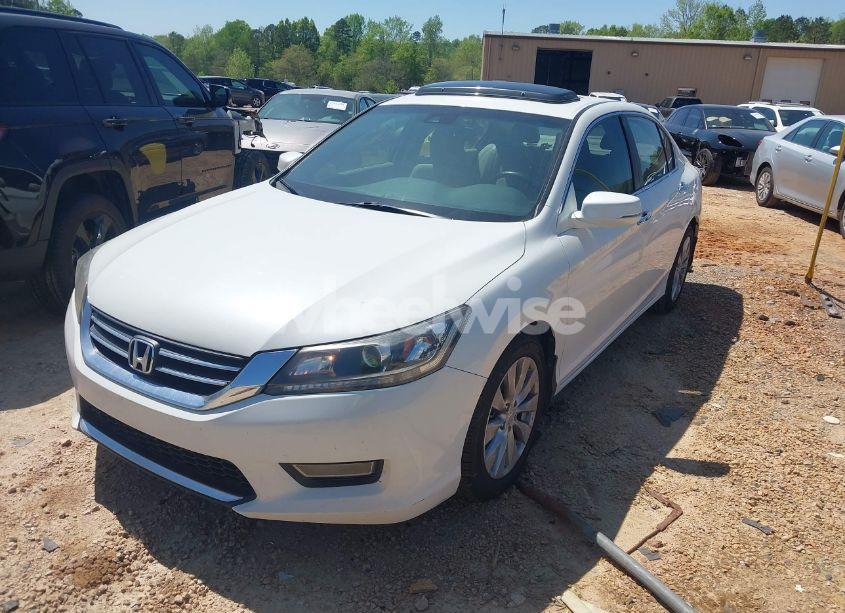 Photo 2 of 2013 Honda Accord EX-L (VIN 1HGCR2F88DA009767)