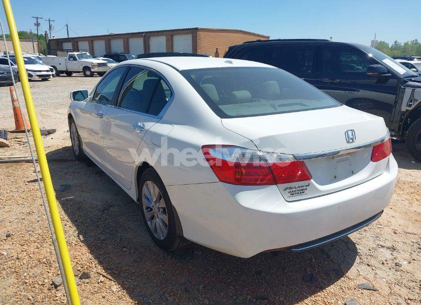Photo 3 of 2013 Honda Accord EX-L (VIN 1HGCR2F88DA009767)