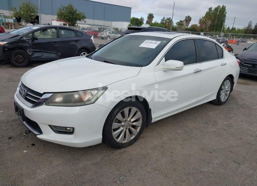 Photo 2 of 2013 Honda Accord EX-L (VIN 1HGCR2F88DA027816)