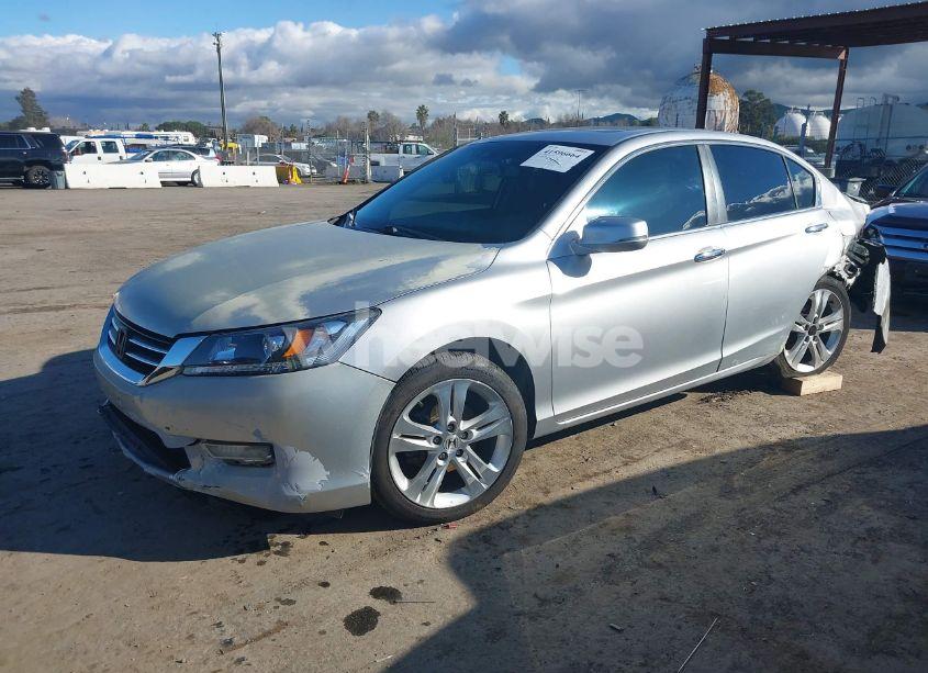 Photo 2 of 2013 Honda Accord EX-L (VIN 1HGCR2F88DA145770)