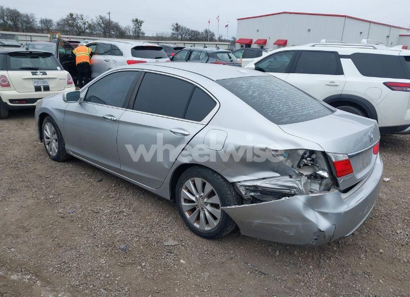 Photo 3 of 2013 Honda Accord EX-L (VIN 1HGCR2F88DA147132)