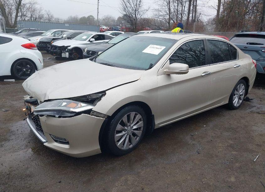 Photo 2 of 2013 Honda Accord EX-L (VIN 1HGCR2F88DA232472)