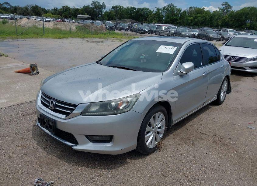 Photo 2 of 2014 Honda Accord EX-L (VIN 1HGCR2F88EA298795)