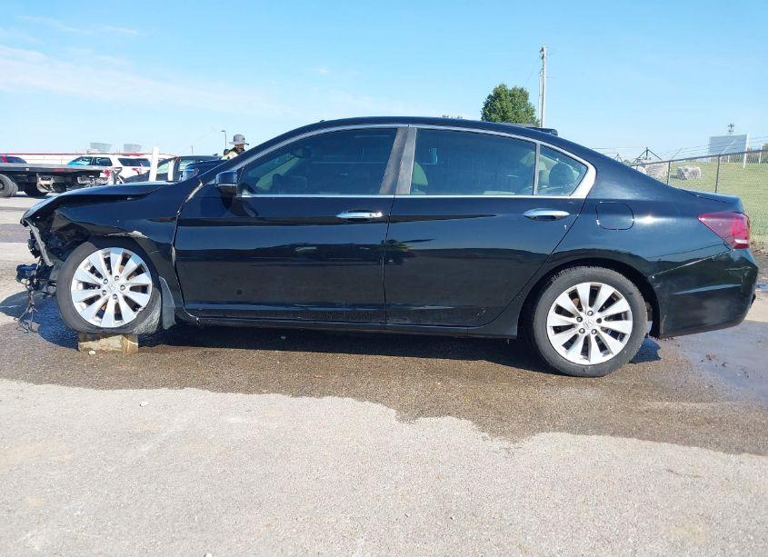 Photo 14 of 2015 Honda Accord EX-L (VIN 1HGCR2F88FA002594)