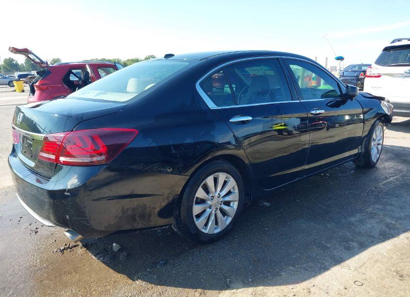 Photo 4 of 2015 Honda Accord EX-L (VIN 1HGCR2F88FA002594)