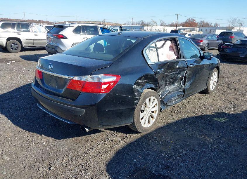 Photo 4 of 2015 Honda Accord EX-L (VIN 1HGCR2F88FA008797)