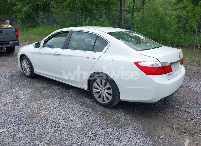 Photo 3 of 2015 Honda Accord EX-L (VIN 1HGCR2F88FA044814)