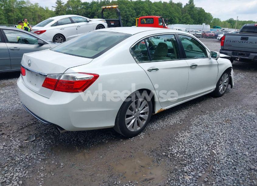 Photo 4 of 2015 Honda Accord EX-L (VIN 1HGCR2F88FA044814)