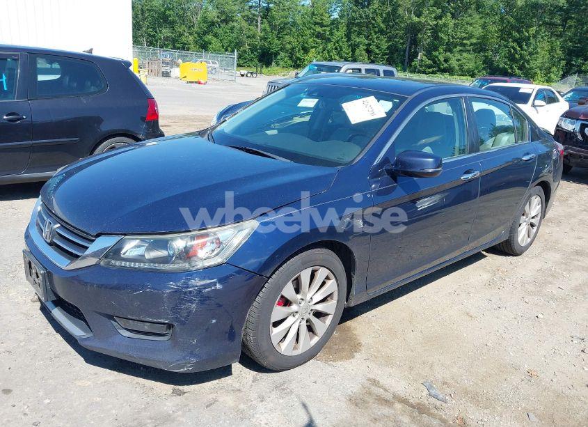 Photo 2 of 2015 Honda Accord EX-L (VIN 1HGCR2F88FA047843)