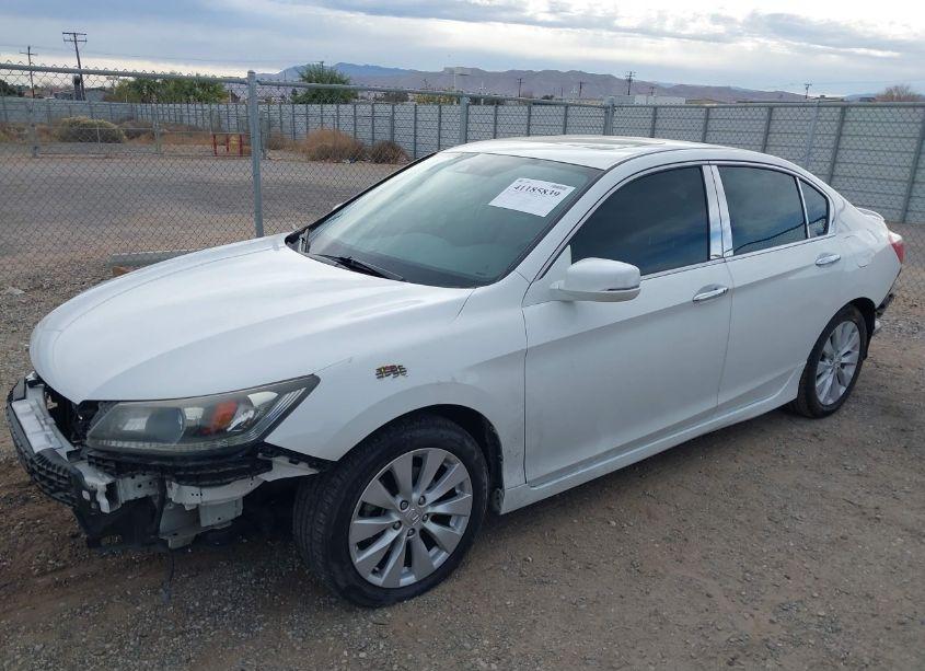 Photo 2 of 2015 Honda Accord EX-L (VIN 1HGCR2F88FA054615)