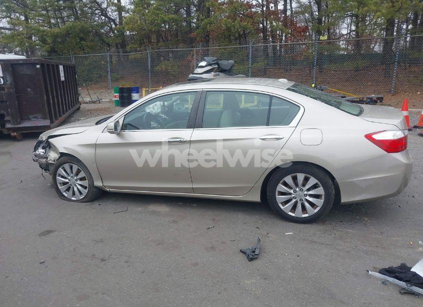 Photo 14 of 2015 Honda Accord EX-L (VIN 1HGCR2F88FA076288)