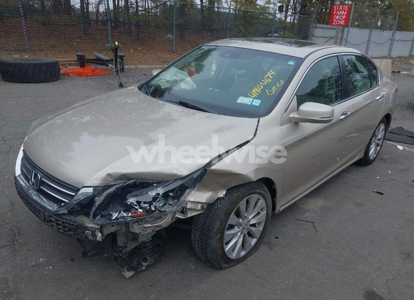 Photo 2 of 2015 Honda Accord EX-L (VIN 1HGCR2F88FA076288)