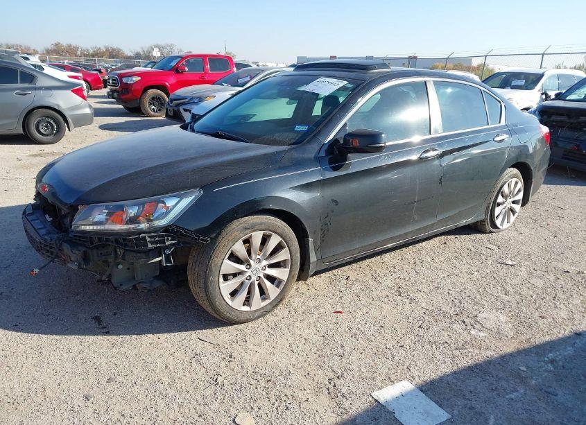 Photo 2 of 2015 Honda Accord EX-L (VIN 1HGCR2F88FA114845)