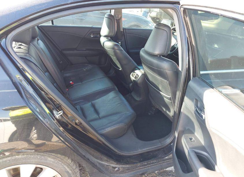 Photo 8 of 2015 Honda Accord EX-L (VIN 1HGCR2F88FA114845)