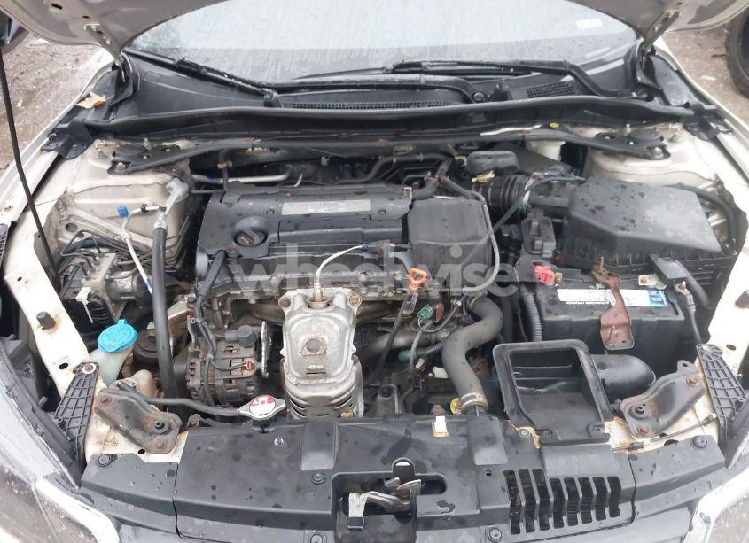 Photo 10 of 2015 Honda Accord EX-L (VIN 1HGCR2F88FA180330)