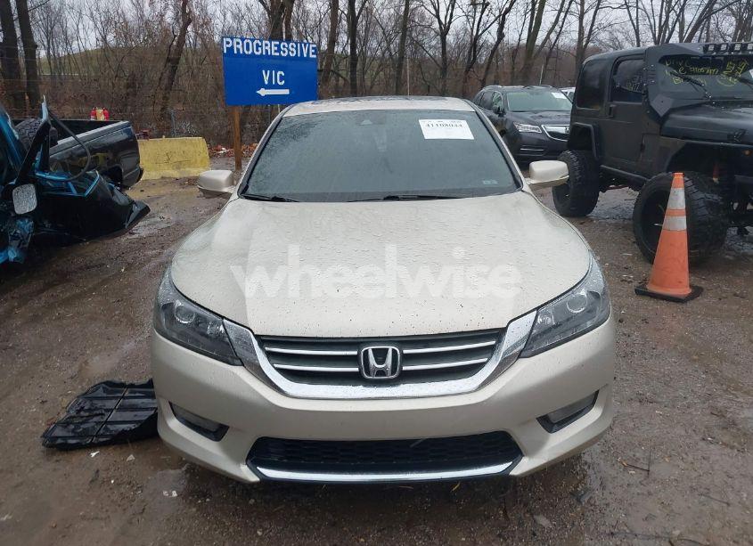 Photo 11 of 2015 Honda Accord EX-L (VIN 1HGCR2F88FA180330)