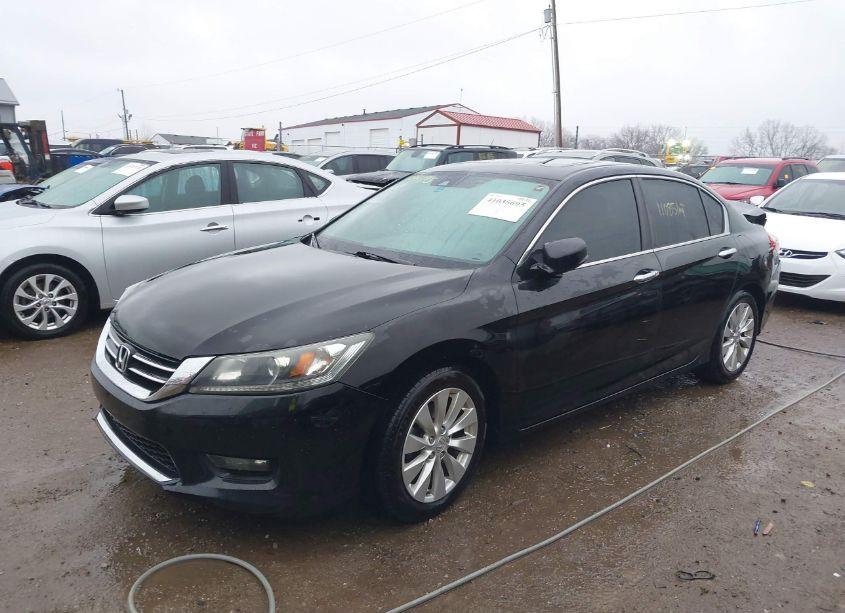 Photo 2 of 2015 Honda Accord EX-L (VIN 1HGCR2F88FA274532)