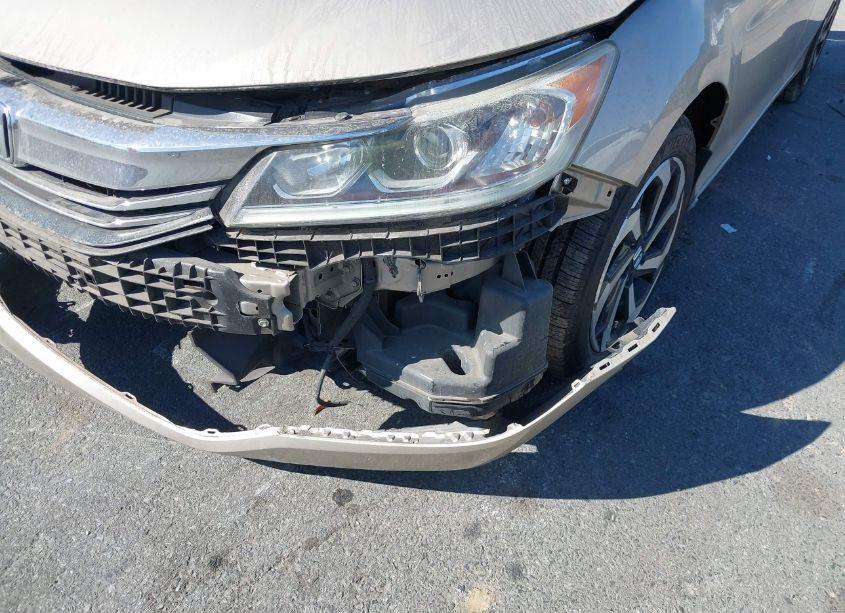 Photo 6 of 2016 Honda Accord EX-L (VIN 1HGCR2F88GA103149)