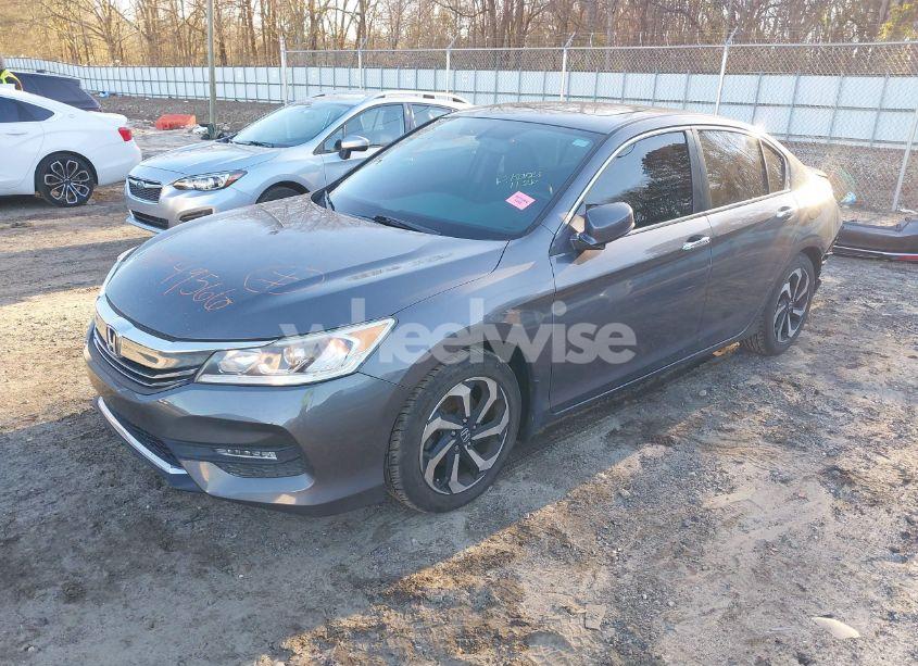 Photo 2 of 2016 Honda Accord EX-L (VIN 1HGCR2F88GA135454)