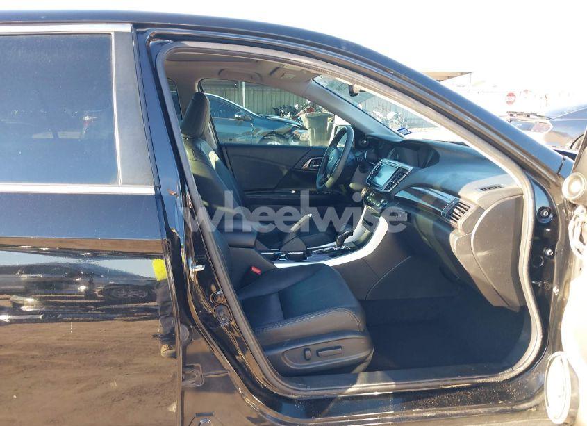 Photo 5 of 2017 Honda Accord EX-L (VIN 1HGCR2F88HA239363)