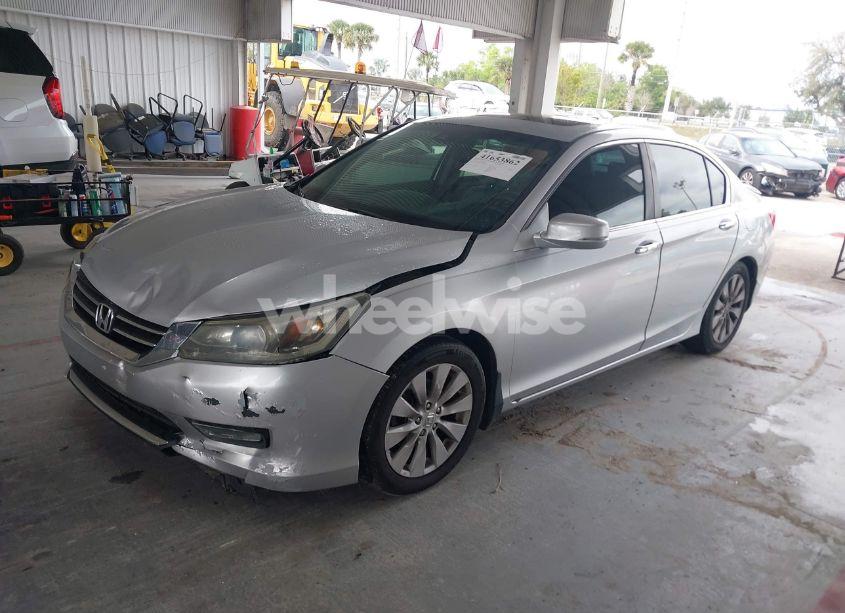 Photo 2 of 2013 Honda Accord EX-L (VIN 1HGCR2F89DA100269)