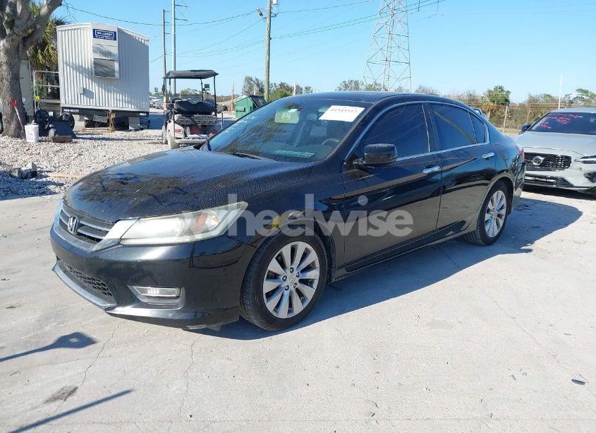 Photo 2 of 2013 Honda Accord EX-L (VIN 1HGCR2F89DA214014)