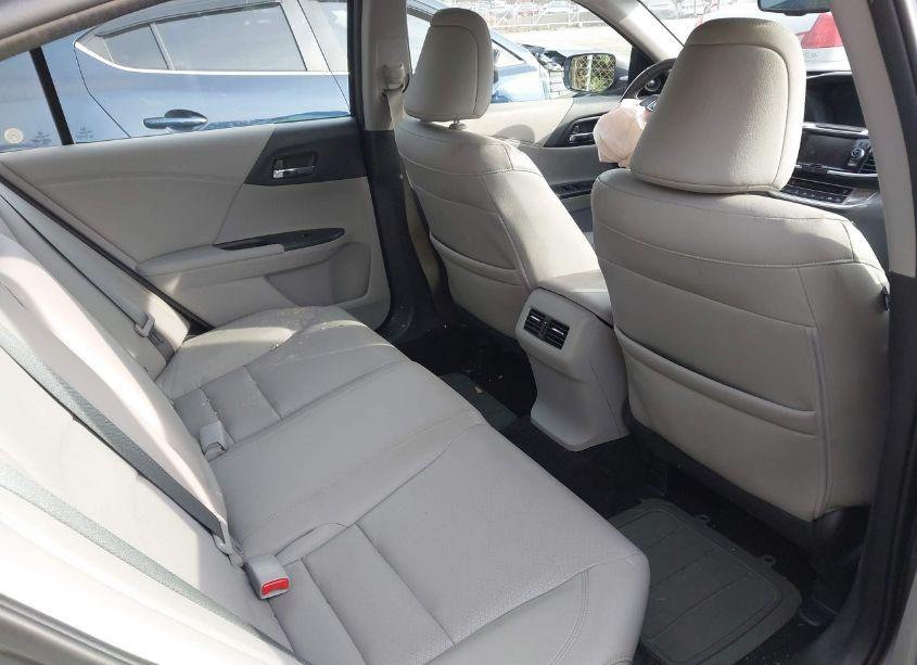 Photo 8 of 2015 Honda Accord EX-L (VIN 1HGCR2F89FA043073)