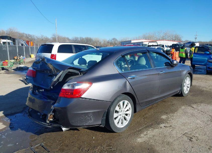 Photo 4 of 2015 Honda Accord EX-L (VIN 1HGCR2F89FA092256)